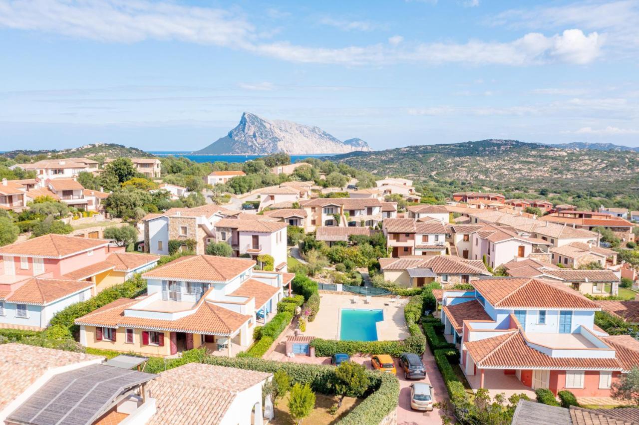 Appartamenti La Tartaruga Monte Petrosu Bagian luar foto